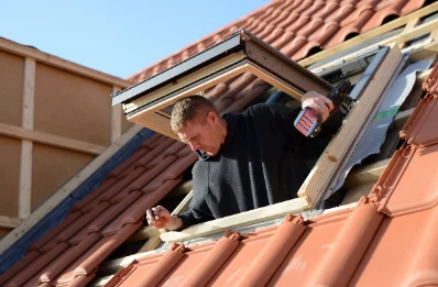 Pose de fenêtres de toit Velux à Esplas